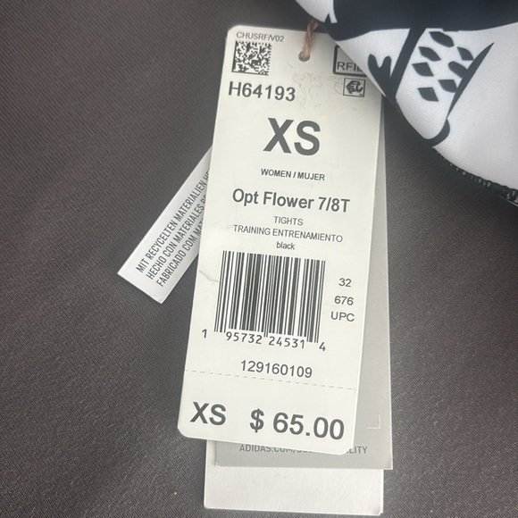 NWT ADIDAS Tight Fit High Rise Coupe Moulante Sport Pants. Size XS - Picture 8 of 9